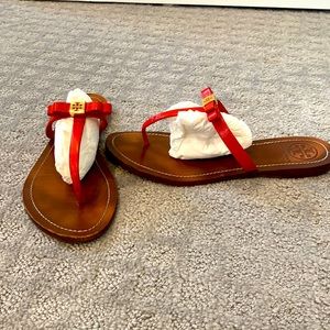 Flat sandal